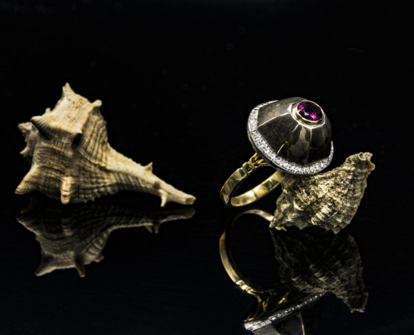 Gervalenza Gioielli - Twister adv Catanzaro Anello artigianale in oro con pietra preziosa e diamanti Gervalenza Gioielli foto Twister ADV Catanzaro Calabria
